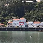 Sobre El Mar